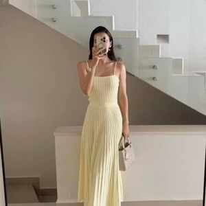 BButter Yellow pleated midi dress by Commense Size Medium NWT